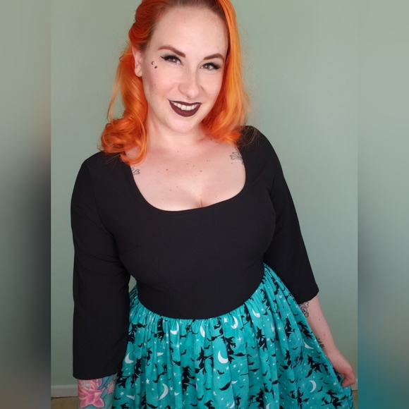 Vivacious vixen apparel - Picture 2 of 3